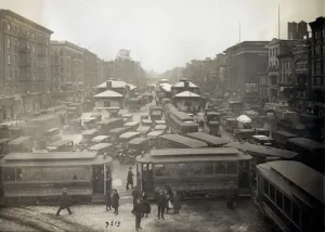 En la foto se muestra una imagen de Nueva York a principios del siglo XX, la imagen procede de los archivos municipales de NYC